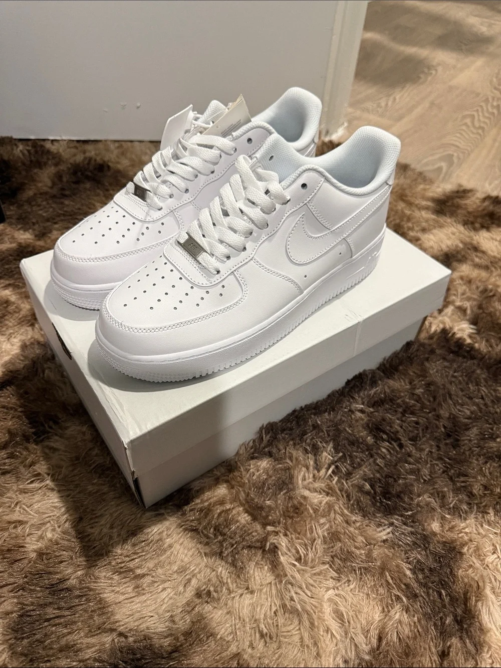 Nike classic silhouette